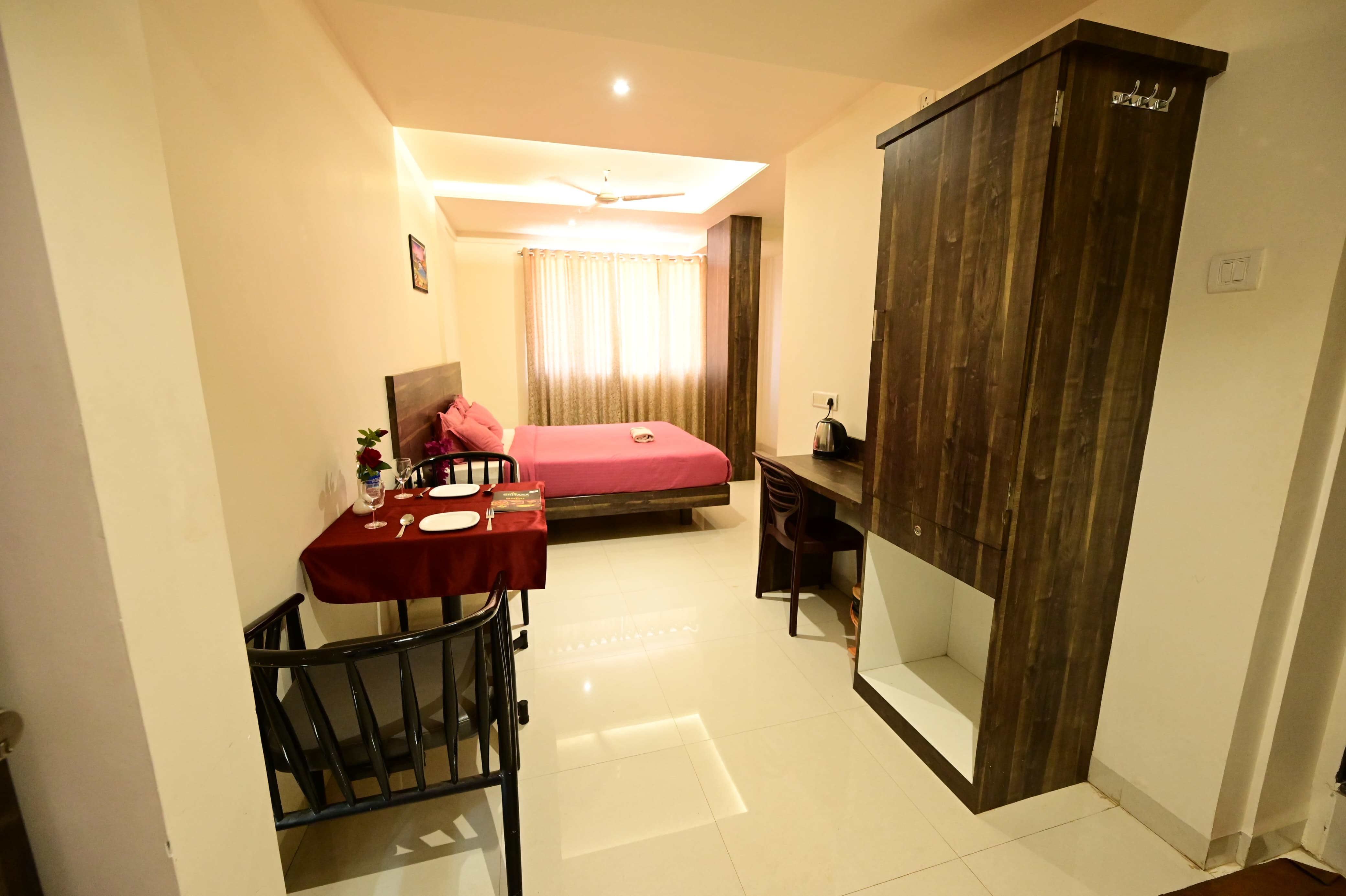 Non A/C Super Deluxe Room